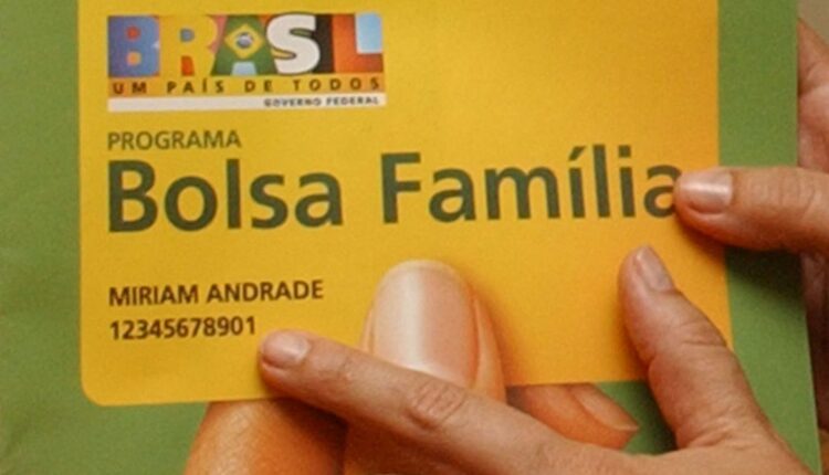 Bolsa Família: Caixa vai liberar cartões pra MILHÕES de brasileiros; confira