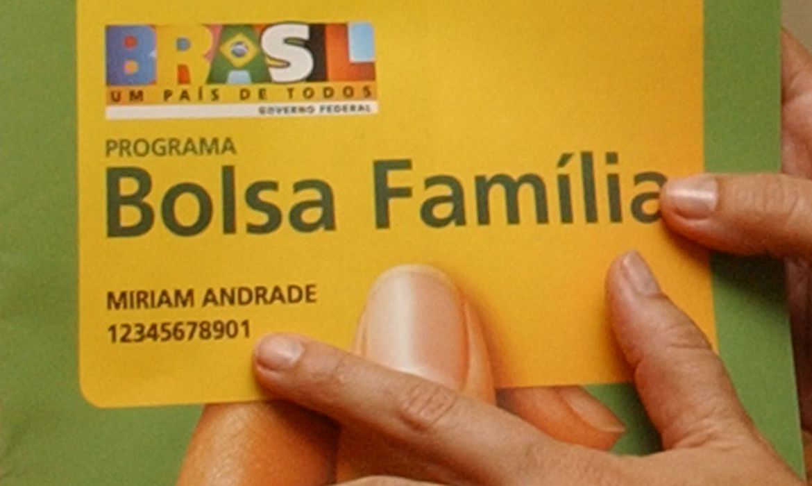 Caixa lanzará tarjetas para millones de brasileños;  pagando