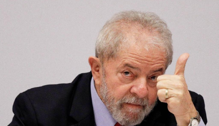 Luiz Inácio Lula da Silva (PT) está trabalhando para que o Ministério da Fazenda recue da ideia de taxar quem compra até U$50
