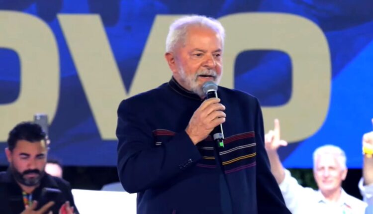 Lula surpreende ao convidar ex-bbb para evento do piso nacional da enfermagem