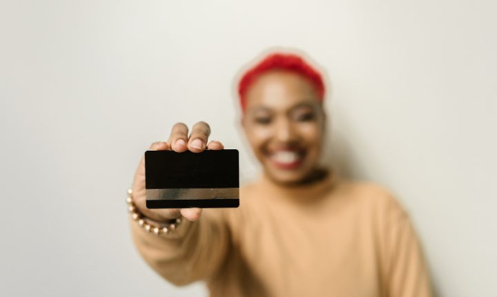 Neon, Nubank e Carrefour: exemplos para a análise do seu cartão de crédito sem anuidade