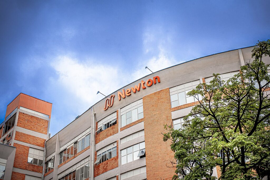 Newton Paiva ABRE VAGAS para Auxiliar de Manutenção e mais!