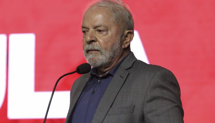 Presidente Lula volta a criticar taxa de juros no Brasil