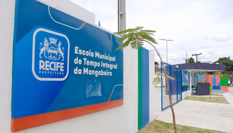 Educação Recife: última semana de inscrição; 1.000 vagas para professores