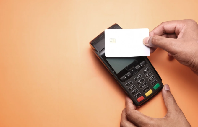 Saiba o que analisar para escolher o seu cartão de crédito sem anuidade