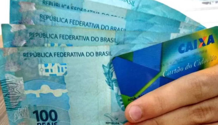 VITÓRIA: Dinheiro EXTRA para brasileiros cai como um PRESENTE para quem tem carteira assinada