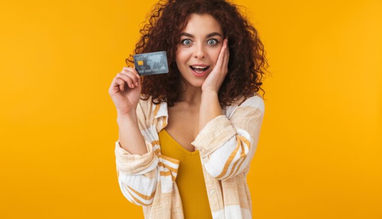 Avaliando a praticidade do cartão de crédito: pagar contas com segurança e conveniência