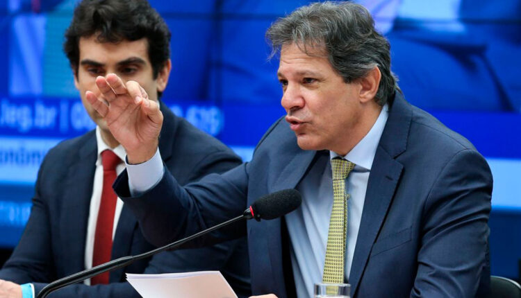 Brasileiros poderão ZERAR as dívidas e sair da SERASA e SPC? Entenda o anúncio de Haddad