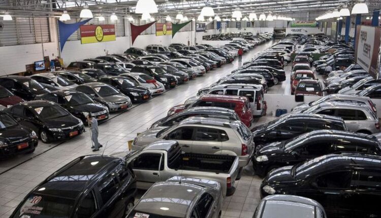 Governo LULA anuncia barateamento de CARROS POPULARES e brasileiros ficam na dúvida se devem esperar a ação para comprar veículos