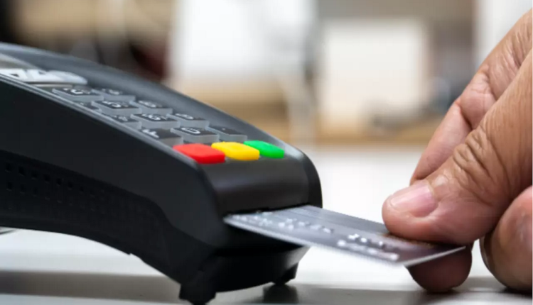 Cartão de crédito: como planejar o parcelamento da fatura de forma consciente e evitar dívidas