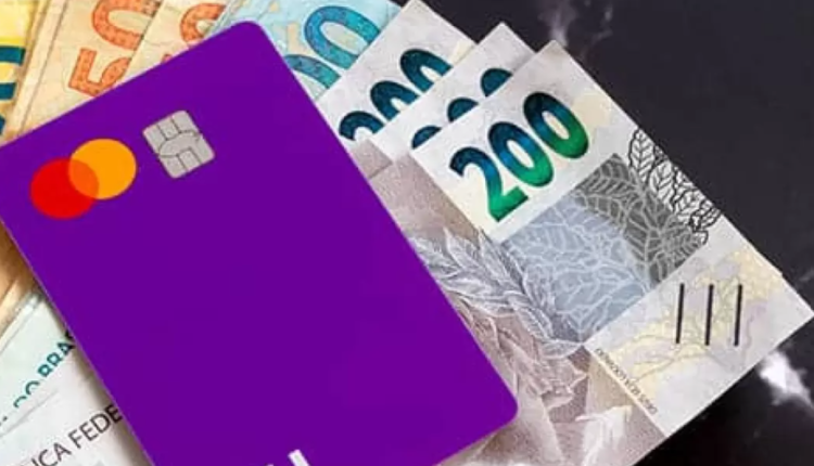 Cartão de crédito Nubank: entenda as diferenças entre o tradicional e o Ultravioleta