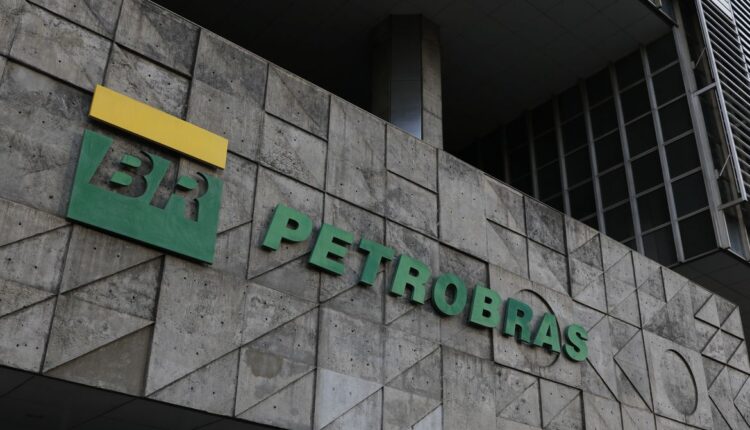 Concurso Petrobras: Gabaritos serão divulgados HOJE (02/05); recurso até o dia 4