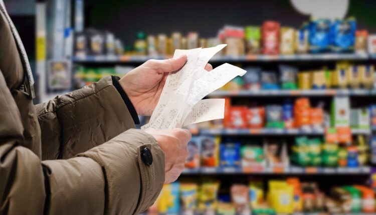 Consumo em supermercados cresce 2,14% em 2023, revela Abras