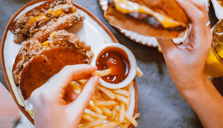 Fast food: Conheça os riscos desses alimentos