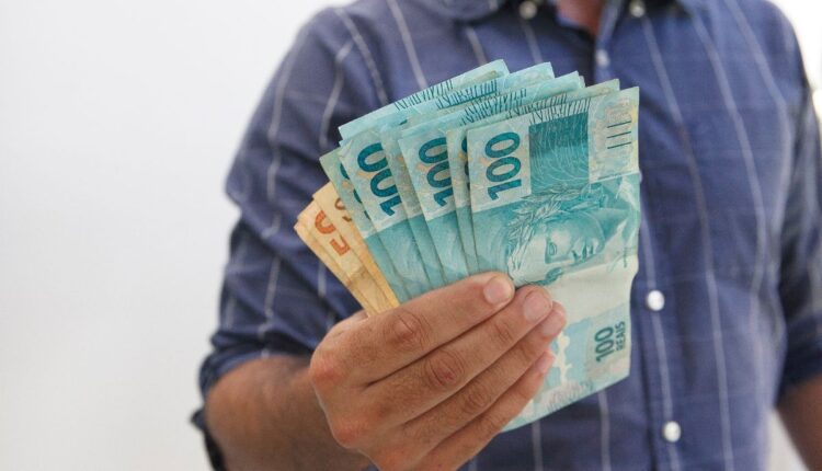 NOVO salario mínimo APROVADO será de R$ 1.550? Entenda o novo piso