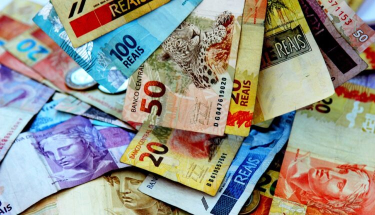POUPANÇA tem retirada líquida de R$ 6,3 BILHÕES em abril