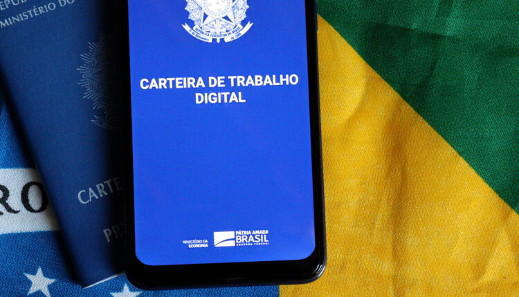 PRESENTE: Saque de R$ 6 mil para trabalhadores com carteira assinada pega brasileiros de surpresa; Confira lista com CPF divulgada