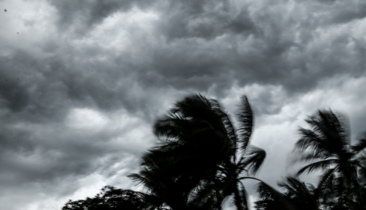 ALERTA, Ciclone Extratropical: Frente fria causa tempo severo com rajadas de vento, raios e granizo
