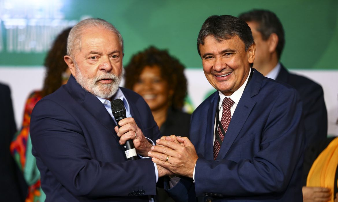 Aprovação de Lula aumenta entra usuários do Bolsa Família, diz pesquisa