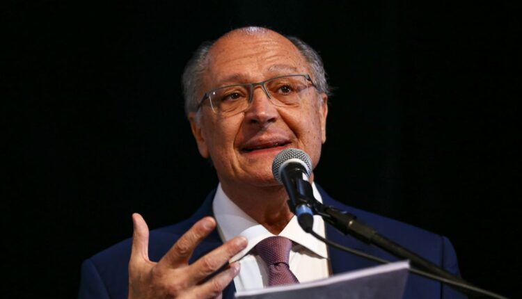Carro popular: Alckmin diz que está otimista com crescimento de vendas
