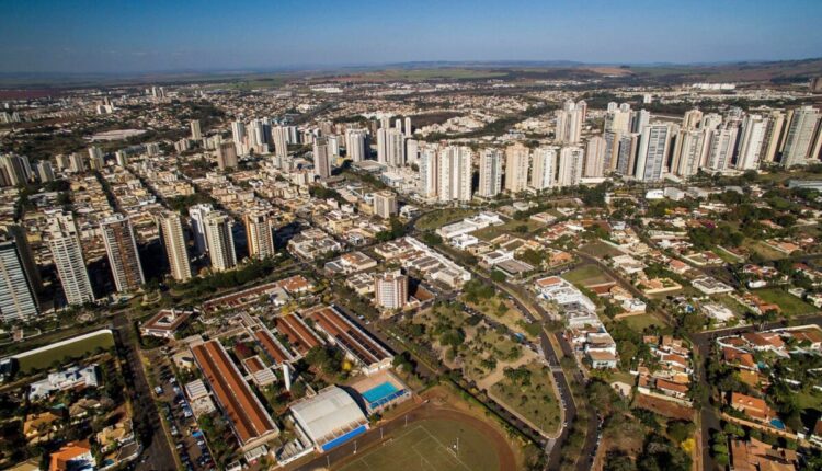 Concurso Ribeirão Preto (SP): edital aberto com 180 vagas; salários até R$ 9,6 mil