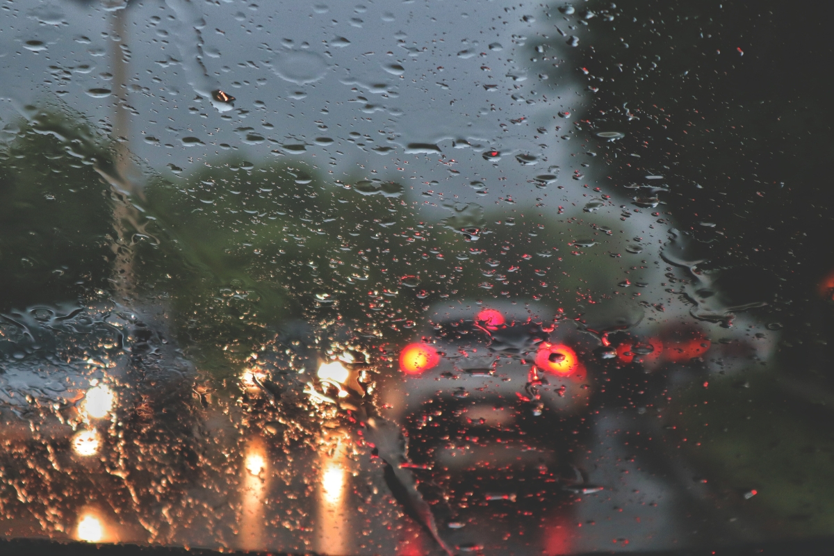 ALERTA! Semana começa com Chuva intensa, raios e granizo