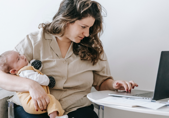 Maternidade e trabalho: demissões continuam em alta após retorno da licença-maternidade