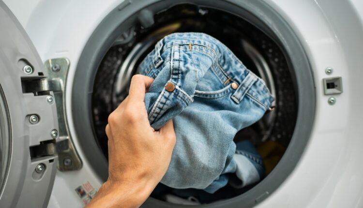 Notícia sobre brasileiros que estão deixando de lavar roupas deixa todos de boca aberta