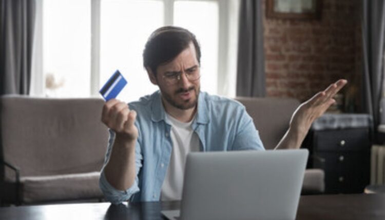 Pagar o Mínimo do Cartão de Crédito: O Preço Oculto da Conveniência