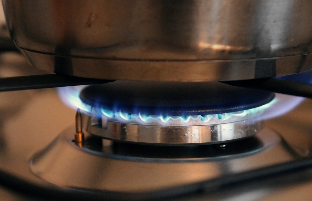 Preço médio nacional do botijão do gás de cozinha recua para o menor valor em 15 meses