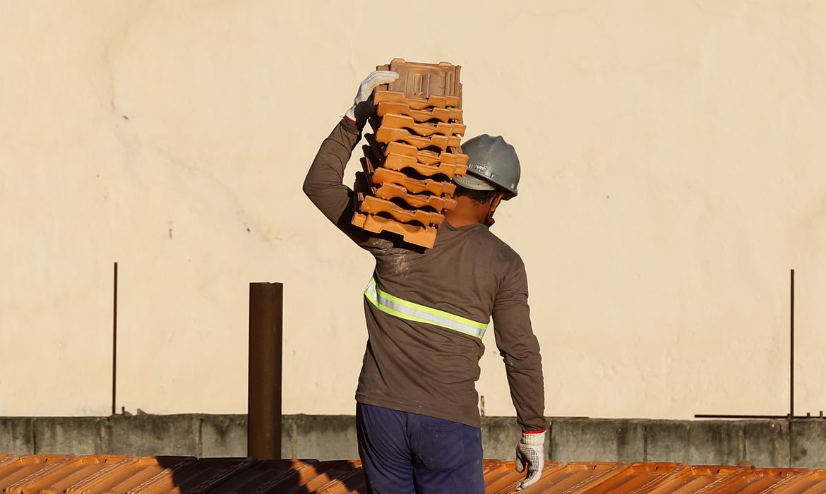 Preços da construção civil sobem 0,85% em junho, revela FGV