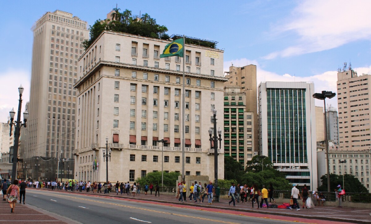 Prefeitura de São Paulo anuncia concurso para analistas com iniciais de R$ 12 mil