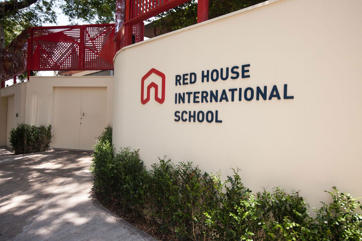 Red House International School ABRE VAGAS em SP e PR