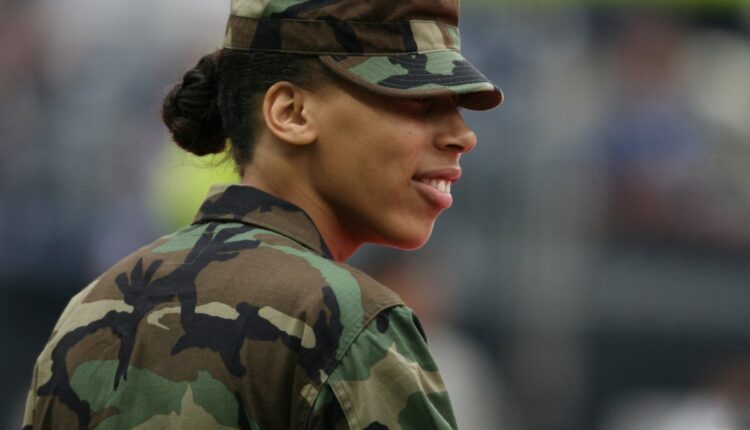Saiba quais concursos militares prestar se for mulher