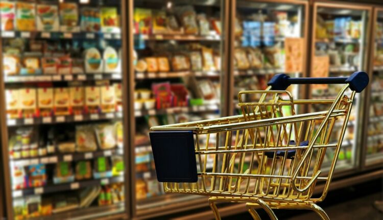 Vendas do comércio puxada pelos supermercados tiveram leve alta em abril (Confira!)