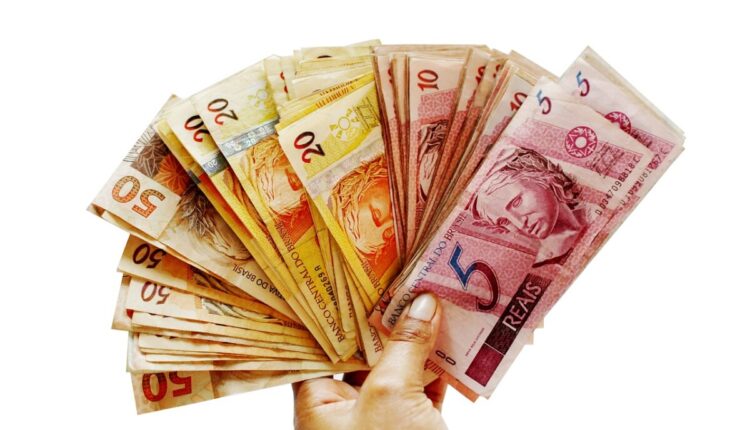 VITÓRIA: Dinheiro EXTRA com adicional de R$ 800 para brasileiros no CadÚnico