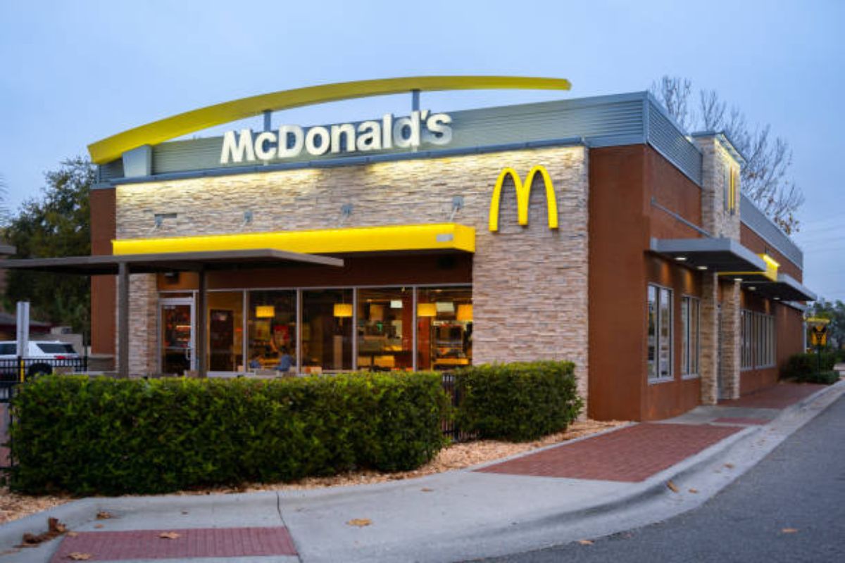 DESCANSE EM PAZ: A concorrente do McDonald’s que fechou as portas de um dia para outro e deu ADEUS