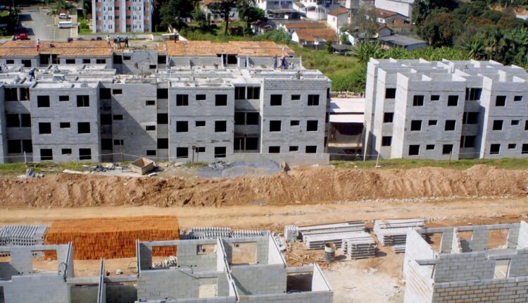 ÓTIMA NOTÍCIA para brasileiros que sonham com sua casa própria
