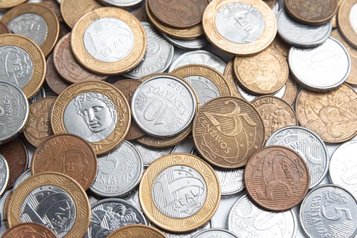 COMUNICADO: Fim de Semana começa com ÓTIMA NOTÍCIA para os brasileiros com moedas esquecidas na carteira