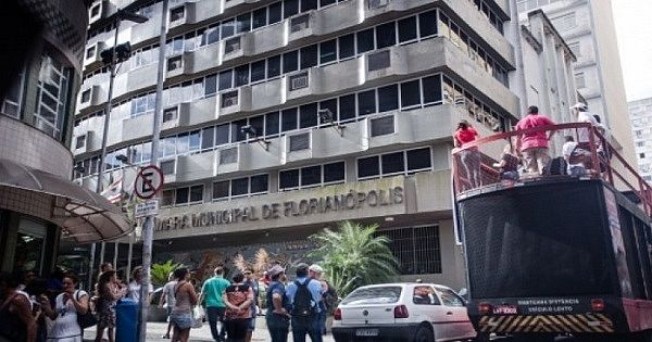 Concurso Florianópolis: edital da prefeitura avança e escolhe banca para a seleção