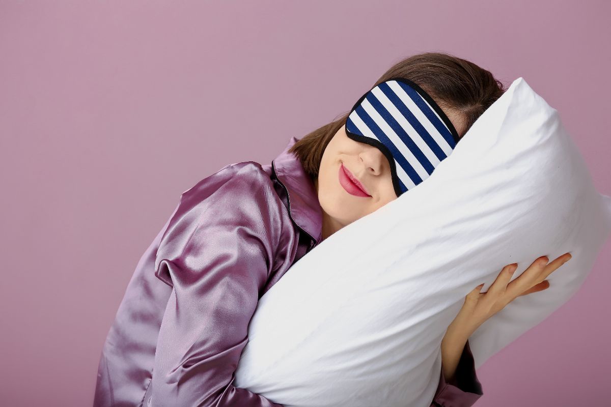 benefícios e limpeza do travesseiro para noites perfeitas! - Reprodução Canva