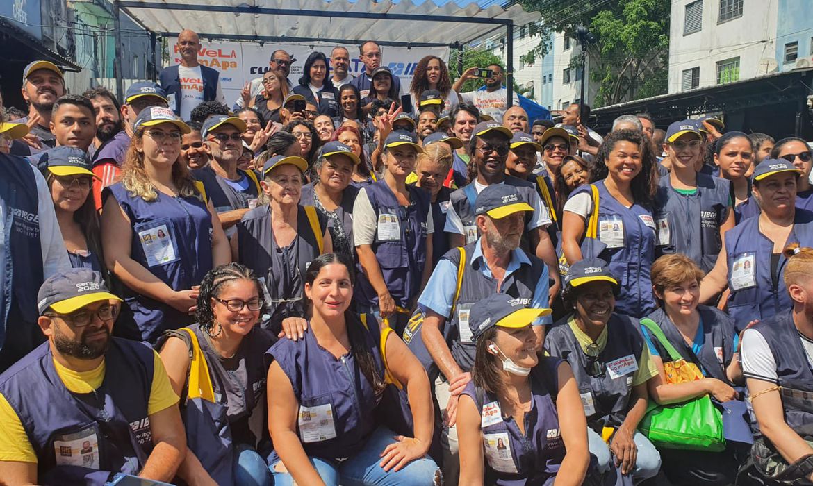 GRANDE VITÓRIA! Concurso do IBGE abre quase 8 MIL VAGAS e deixa brasileiros pulando de alegria