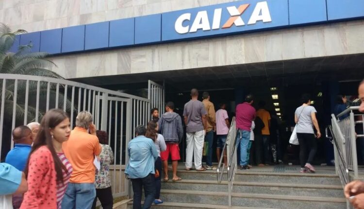 Inacreditável, clientes da CAIXA são surpreendidos com COMUNICADO NACIONAL que afeta o dinheiro de milhares de clientes