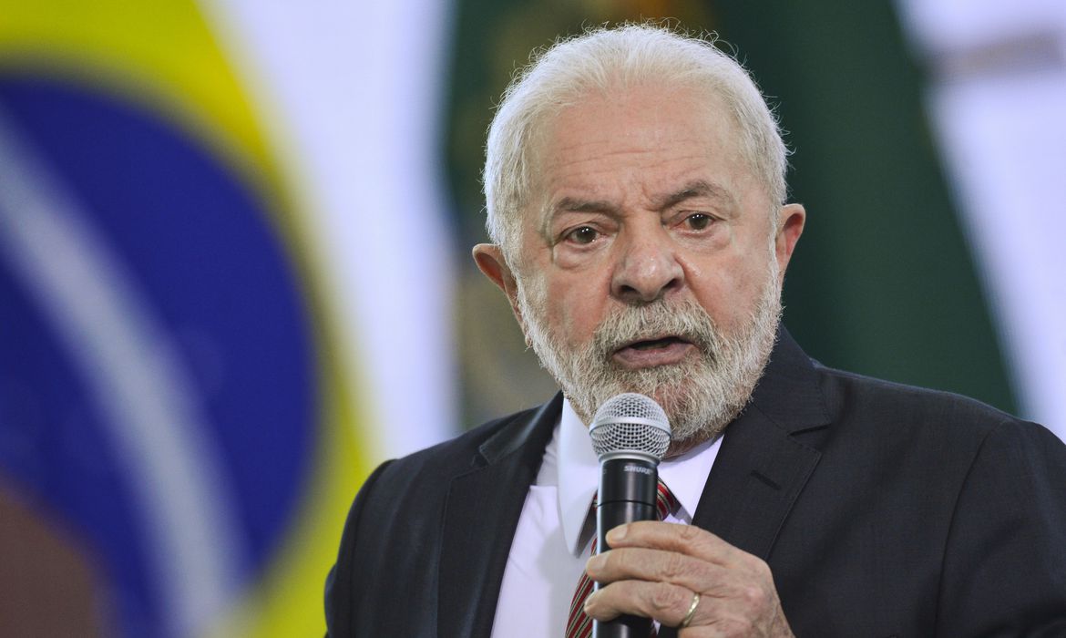 Lula volta a prometer isenção de R$ 5 mil do Imposto de Renda