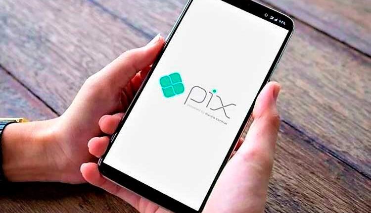 Pix cresce mais de 100% e soma 11,7 bilhões de transações em 2022