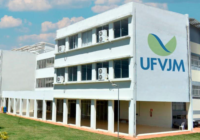 UFVJM - MG anuncia Concurso público para Professor com ótimo salário