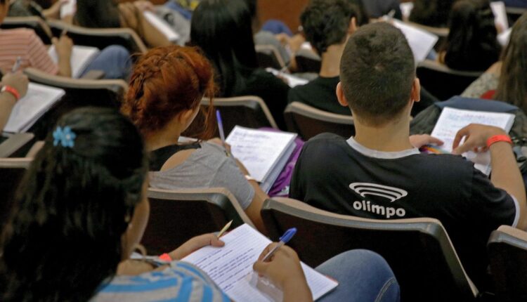 Vagas para trabalhar no ENEM