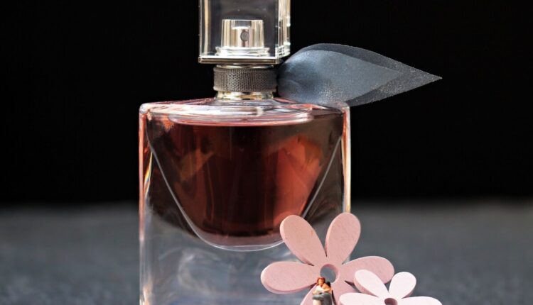 TRISTEZA GERAL, É O FIM: 5 perfumes que as mulheres amam, mas acabaram de sair das prateleiras