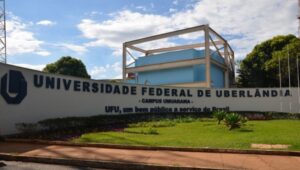 UFU MG abre concurso para assistentes administrativos