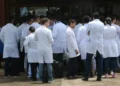 Profissionais da saúde participam de seleção para programas de residência médica e multiprofissional pelo Enare 2026.